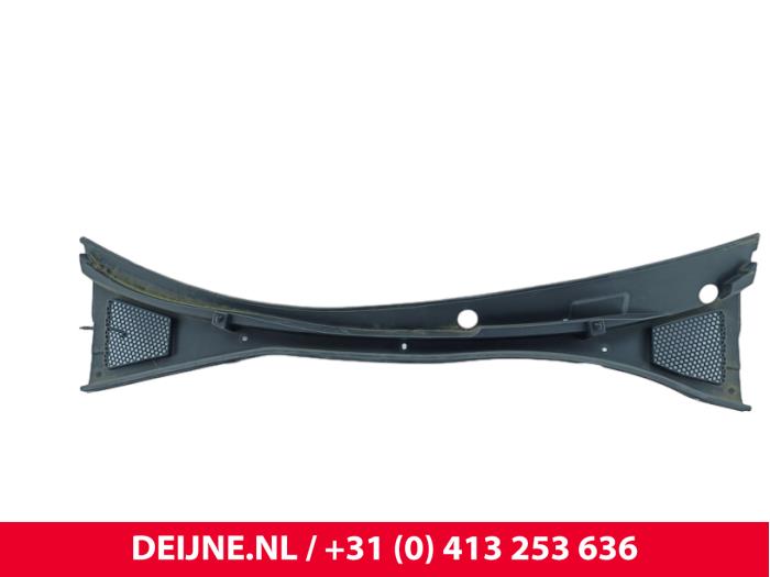 Używane Parawan MG MG5 Electric Cena € 54,45 Z VAT oferowane przez van Deijne Onderdelen Uden B.V.