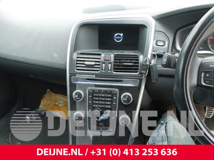 Begagnade Innerdisplay Volvo XC60 I (DZ) 2.0 D4 16V Pris på förfrågan erbjuds av van Deijne Onderdelen Uden B.V.