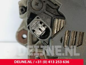 Dynamo from a Volvo XC60 I (DZ) 2.0 D4 16V 2014