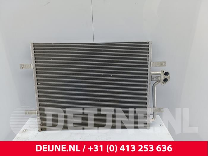 Usagé Condenseur de climatisation Volkswagen Crafter (SY) e-Crafter FWD Prix € 84,70 Prix TTC proposé par van Deijne Onderdelen Uden B.V.