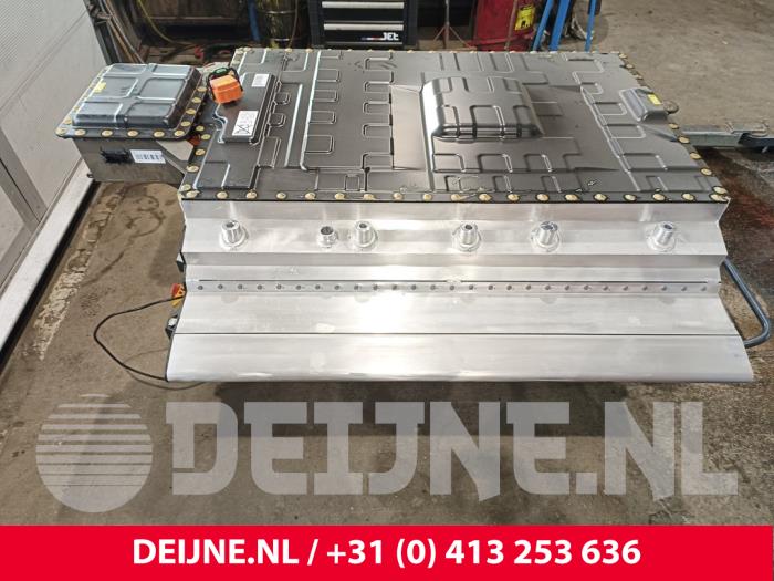 Używane Accu HV Mercedes eSprinter 3,5t (907.6/910.6) 314 Cena € 5.445,00 Z VAT oferowane przez van Deijne Onderdelen Uden B.V.