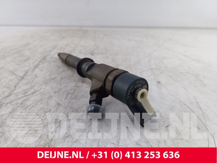 Usagé Injecteurs Iveco New Daily VI 33S14, 35C14, 35S14 Prix € 84,70 Prix TTC proposé par van Deijne Onderdelen Uden B.V.