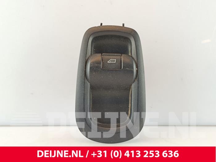 Usados Interruptor de ventanilla eléctrica Ford Transit Custom 2.2 TDCi 16V Precio € 24,20 IVA incluido ofrecido por van Deijne Onderdelen Uden B.V.