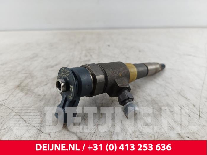 Usagé Injecteurs Ford Transit Connect (PJ2) 1.5 TDCi ECOnetic Prix € 36,30 Prix TTC proposé par van Deijne Onderdelen Uden B.V.