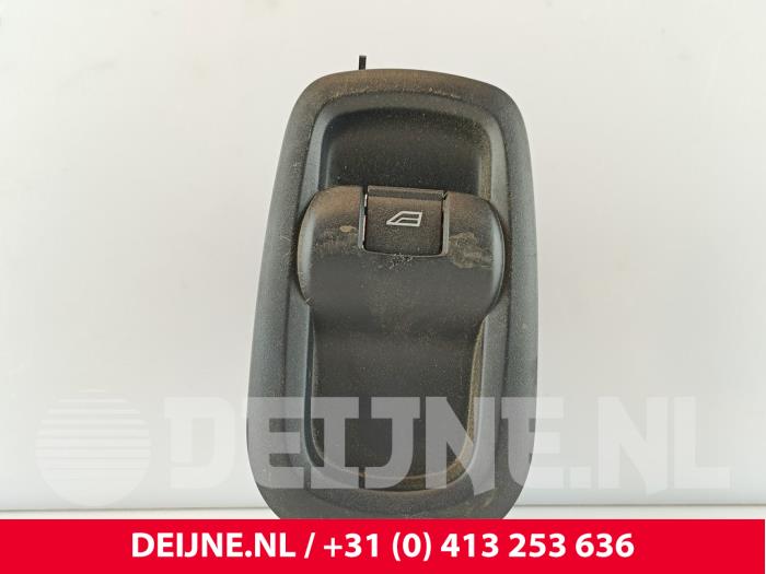 Usados Interruptor de ventanilla eléctrica Ford Transit Custom 2.0 TDCi 16V Eco Blue 130 mHEV Precio € 18,15 IVA incluido ofrecido por van Deijne Onderdelen Uden B.V.
