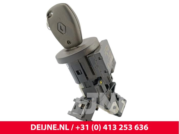 Używane Stacyjka + Kluczyk Renault Master III (FV) 2.3 dCi 135 16V FWD Cena € 90,75 Z VAT oferowane przez van Deijne Onderdelen Uden B.V.
