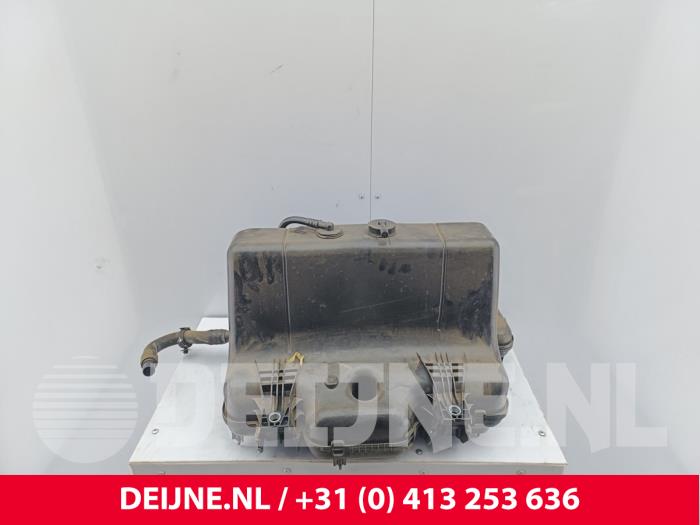 Gebrauchte Adblue Tank Nissan Interstar 2.3 dCi 150 16V Preis € 484,00 Mit Mehrwertsteuer angeboten von van Deijne Onderdelen Uden B.V.