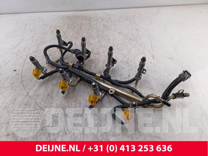 Usagé Système d'injection Volvo XC90 I 4.4 V8 32V Prix € 235,00 Règlement à la marge proposé par van Deijne Onderdelen Uden B.V.