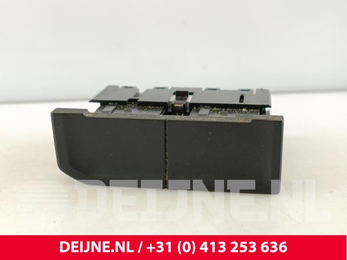 Usagé Divers Volkswagen Crafter (SY) e-Crafter FWD Prix € 12,10 Prix TTC proposé par van Deijne Onderdelen Uden B.V.