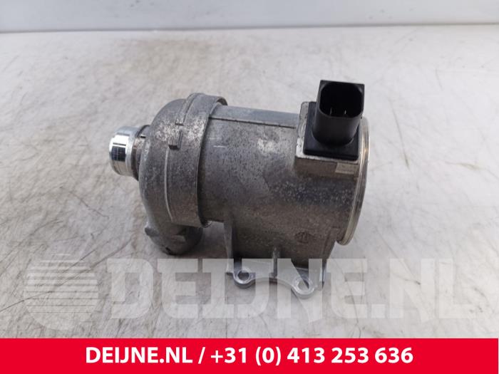 Begagnade Extra vattenpump Volvo V60 II (ZW) 2.0 T5 16V Pris € 75,00 Marginaltabell erbjuds av van Deijne Onderdelen Uden B.V.