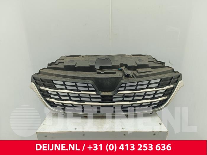 Używane Grill Renault Trafic (1FL/2FL/3FL/4FL) 2.0 dCi 16V 145 Cena € 302,50 Z VAT oferowane przez van Deijne Onderdelen Uden B.V.