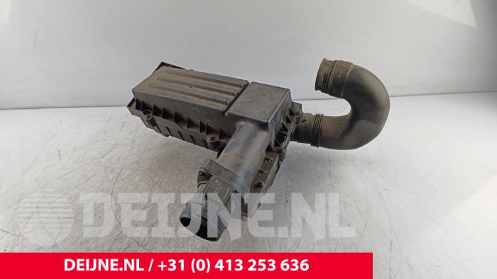 Begagnade Luftfilterhus Volkswagen Caddy III (2KA,2KH,2CA,2CH) 1.6 TDI 16V Pris € 42,35 Inklusive moms erbjuds av van Deijne Onderdelen Uden B.V.