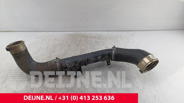 Gebrauchte Intercooler Rohr Volvo XC90 II 2.0 T5 16V AWD Preis € 95,00 Margenregelung angeboten von van Deijne Onderdelen Uden B.V.