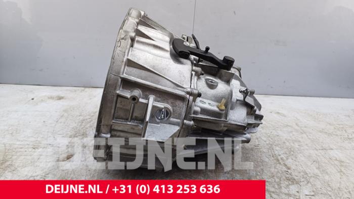 Getriebe van een Renault Master II (ED/HD/UD) 3.0 dCi 16V 140 2005