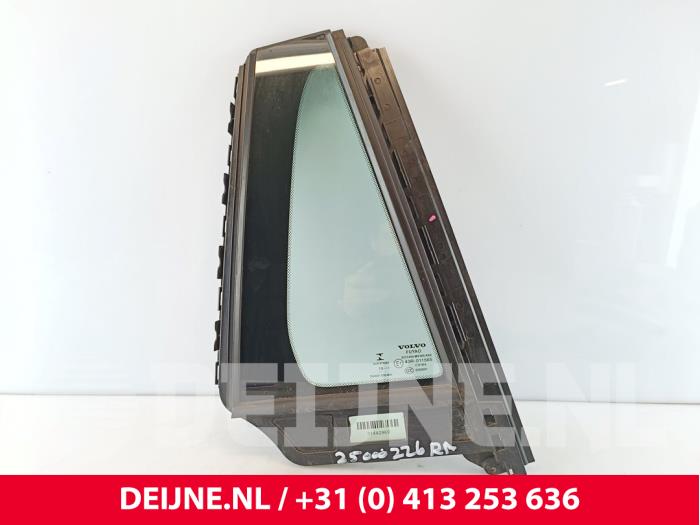 Usados Ventanilla triangular derecha detrás Volvo V60 II (ZW) 2.0 D4 16V Precio € 110,00 Norma de margen ofrecido por van Deijne Onderdelen Uden B.V.