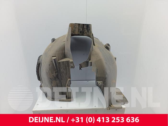 Używane Nadkole Opel Combo Cargo 1.5 CDTI 100 Cena € 30,25 Z VAT oferowane przez van Deijne Onderdelen Uden B.V.