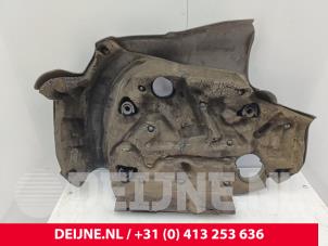 Abdeckblech Motor van een Volvo V50 (MW) 2.4 D5 20V 2009