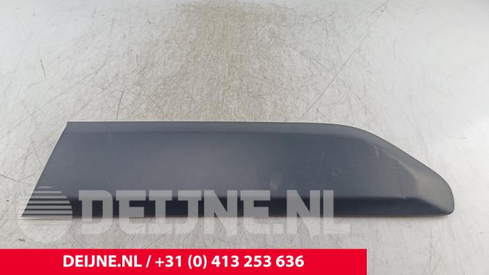 Używane Listwa ozdobna Opel Combo Cargo 1.5 CDTI 100 Cena € 24,20 Z VAT oferowane przez van Deijne Onderdelen Uden B.V.