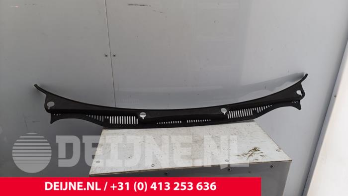 Używane Parawan Volkswagen Caddy III (2KA,2KH,2CA,2CH) 2.0 SDI Cena € 24,20 Z VAT oferowane przez van Deijne Onderdelen Uden B.V.