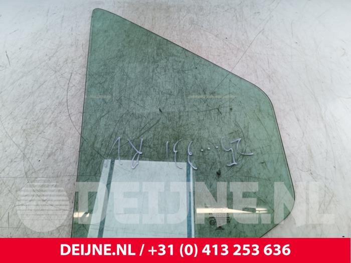 Usados Ventanilla triangular derecha delante Ford Transit 2.0 TDCi 16V Eco Blue 105 Precio € 66,55 IVA incluido ofrecido por van Deijne Onderdelen Uden B.V.