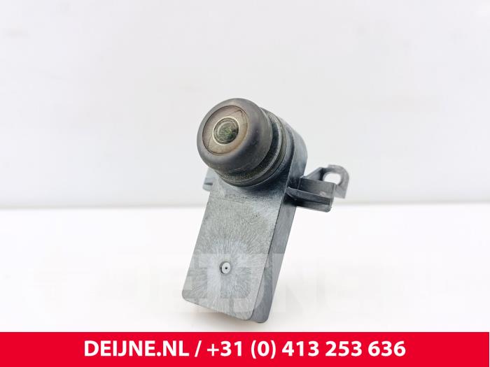 Begagnade Backkamera Tesla Model 3 Long Range AWD 75 kWh Pris € 90,75 Inklusive moms erbjuds av van Deijne Onderdelen Uden B.V.