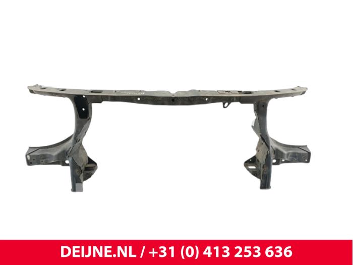 Begagnade Front Volkswagen Transporter T5 2.5 TDi Pris € 54,45 Inklusive moms erbjuds av van Deijne Onderdelen Uden B.V.
