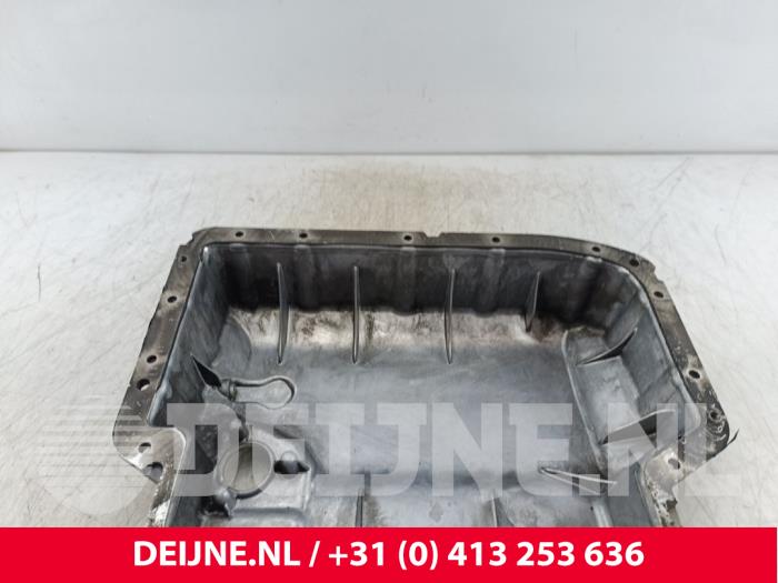 Usagé Couvercle carter Mercedes Vito (639.6) 2.2 113 CDI 16V Euro 5 Prix € 84,70 Prix TTC proposé par van Deijne Onderdelen Uden B.V.