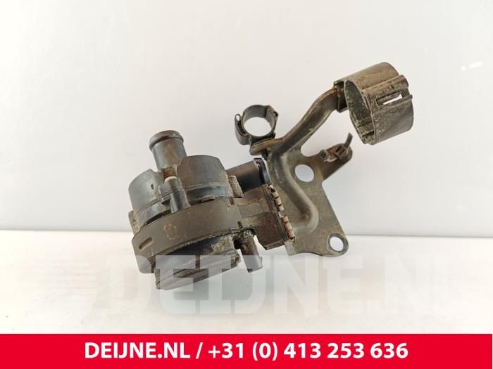 Begagnade Extra vattenpump Volkswagen Caddy IV 2.0 TDI 102 Pris € 24,20 Inklusive moms erbjuds av van Deijne Onderdelen Uden B.V.