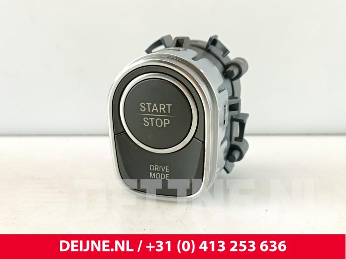 Usagé Commande start/stop Mercedes eSprinter 3,5t (907.6/910.6) 314 Prix € 42,35 Prix TTC proposé par van Deijne Onderdelen Uden B.V.