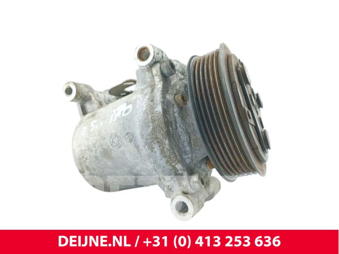 Pompe clim d'un Opel Vivaro 2.0 CDTI 122 2020