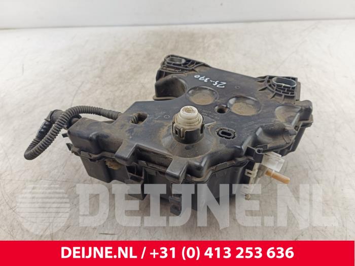 Gebrauchte Additatief tank Opel Vivaro 2.0 CDTI 122 Preis € 326,70 Mit Mehrwertsteuer angeboten von van Deijne Onderdelen Uden B.V.
