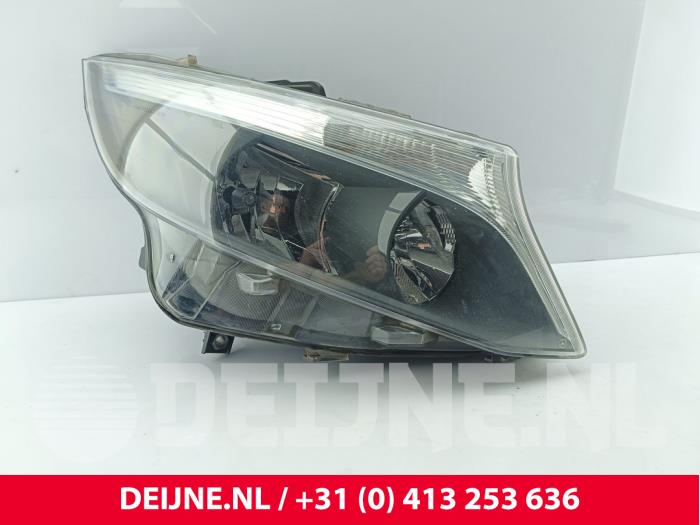 Używane Reflektor prawy Mercedes Vito (447.6) 2.2 114 CDI 16V Cena € 211,75 Z VAT oferowane przez van Deijne Onderdelen Uden B.V.