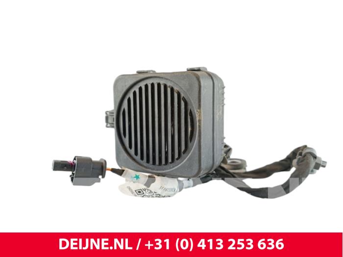 Używane Glosnik VESS BYD Dolphin 60,4 kWh Cena € 514,25 Z VAT oferowane przez van Deijne Onderdelen Uden B.V.