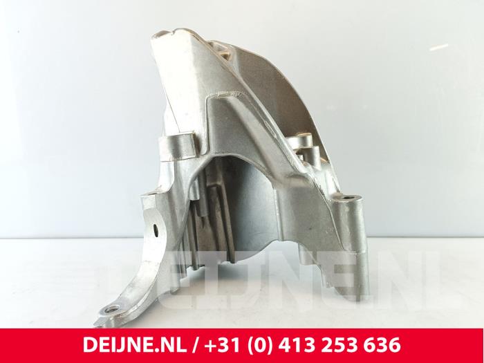 Usagé Support moteur Volkswagen Crafter (SY) 2.0 TDI RWD Prix € 36,30 Prix TTC proposé par van Deijne Onderdelen Uden B.V.