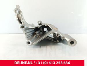 Engine mount from a Volkswagen Crafter (SY) 2.0 TDI RWD 2025