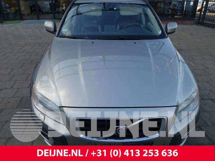 Używane Maska Volvo XC70 (BZ) 2.4 D5 20V AWD Cena € 340,00 Procedura marży oferowane przez van Deijne Onderdelen Uden B.V.