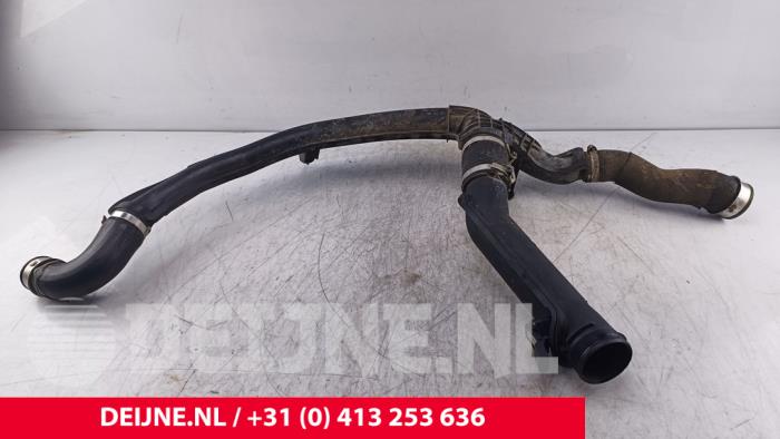 Gebrauchte Intercooler Rohr Porsche Cayenne II (92A) 3.0 D V6 24V Preis € 80,00 Margenregelung angeboten von van Deijne Onderdelen Uden B.V.
