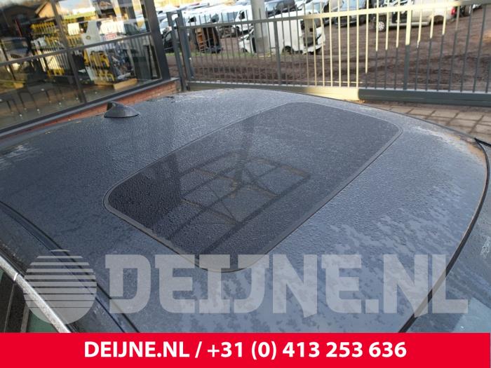 Używane Szyberdach Volvo S60 II (FS) 2.0 D3 20V Cena € 100,00 Procedura marży oferowane przez van Deijne Onderdelen Uden B.V.