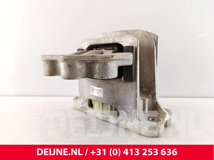 Usagé Support moteur Ford Transit Custom 2.0 TDCi 16V Eco Blue 130 Prix € 54,45 Prix TTC proposé par van Deijne Onderdelen Uden B.V.