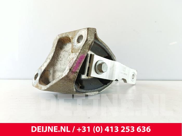 Used Engine mount Volvo V60 II (ZW) 2.0 T6 16V Twin Engine Price € 25,00 Margin scheme offered by van Deijne Onderdelen Uden B.V.