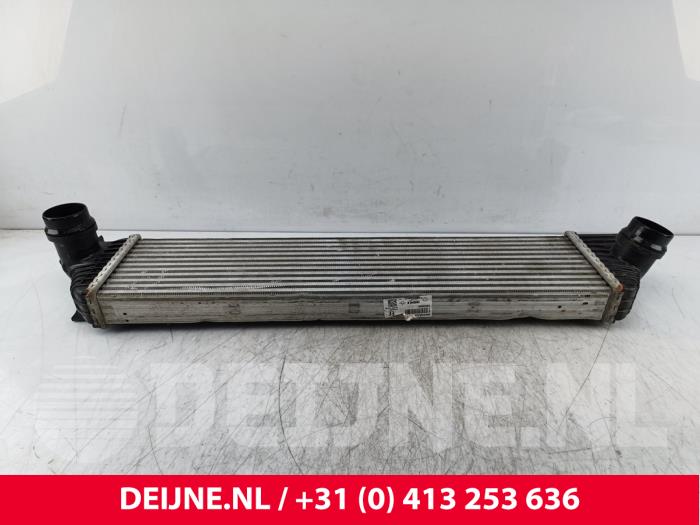 Usagé Intercooler Nissan Interstar 2.3 dCi 150 16V Prix € 108,90 Prix TTC proposé par van Deijne Onderdelen Uden B.V.