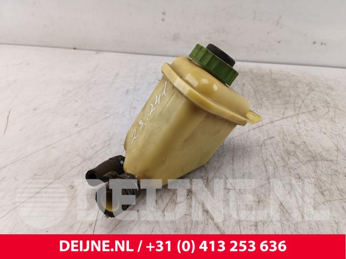 Begagnade Styrservotank Porsche Cayenne (9PA) 3.2 V6 24V Pris € 35,00 Marginaltabell erbjuds av van Deijne Onderdelen Uden B.V.