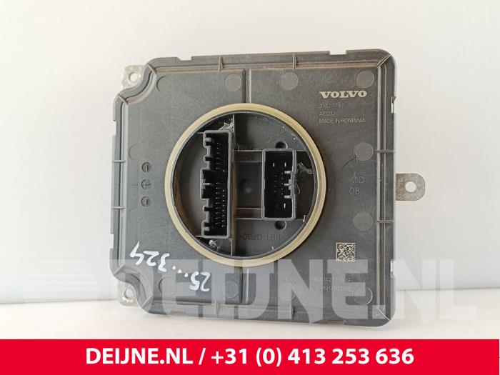 Używane Modułowy reflektor LED Volvo V90 II (PW) 2.0 D4 16V Cena € 50,00 Procedura marży oferowane przez van Deijne Onderdelen Uden B.V.