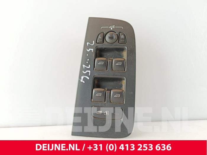 Usados Interruptor de ventanilla eléctrica Volvo V60 Cross Country I (FZ) 2.0 D3 16V Precio € 55,00 Norma de margen ofrecido por van Deijne Onderdelen Uden B.V.