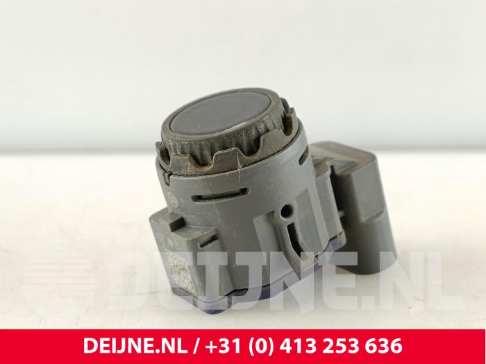 Begagnade Parkeringssensor Volvo C40 Recharge (XK) Recharge Twin 78 kWh Pris € 42,35 Inklusive moms erbjuds av van Deijne Onderdelen Uden B.V.