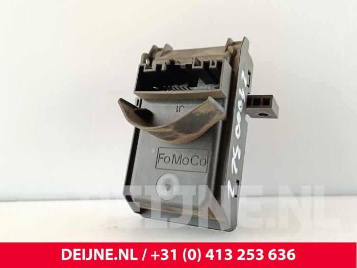 Używane Modul gateway Ford Transit Custom 2.0 TDCi 16V Eco Blue 130 Cena € 24,20 Z VAT oferowane przez van Deijne Onderdelen Uden B.V.