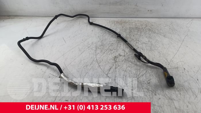 Używane Przewód AdBlue Mercedes Sprinter 3t (910.6) 211 CDI 2.1 D FWD Cena € 24,20 Z VAT oferowane przez van Deijne Onderdelen Uden B.V.