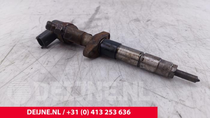 Usagé Injecteurs Opel Movano Combi 2.5 DTI Prix € 96,80 Prix TTC proposé par van Deijne Onderdelen Uden B.V.