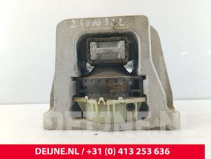 Engine mount from a Ford Transit Custom 2.0 TDCi 16V Eco Blue 130 2019