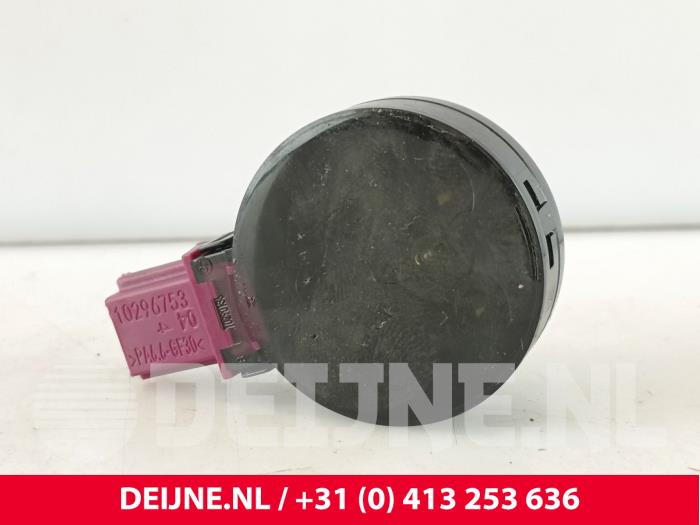 Begagnade Regnsensor Lynk &amp; Co 01 1.5 PHEV Pris € 30,25 Inklusive moms erbjuds av van Deijne Onderdelen Uden B.V.